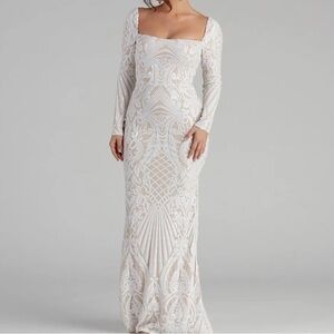 Elegant White Long Sleeve Dress